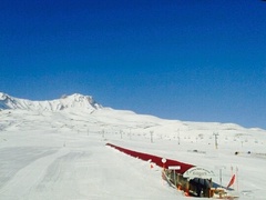 Arlberg Ski & Snowboard Cafe