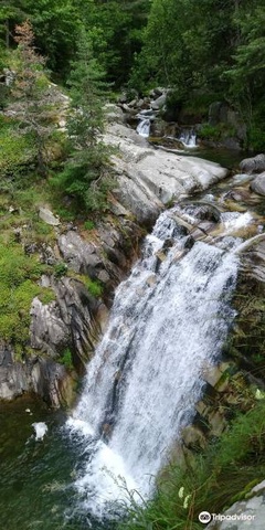 Popinolashki Waterfall